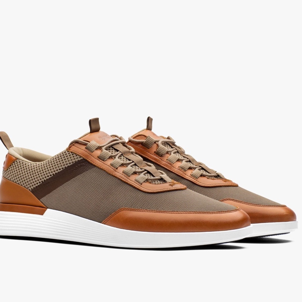 Wolf and Shepherd Crossover™ Victory Trainer Size 8